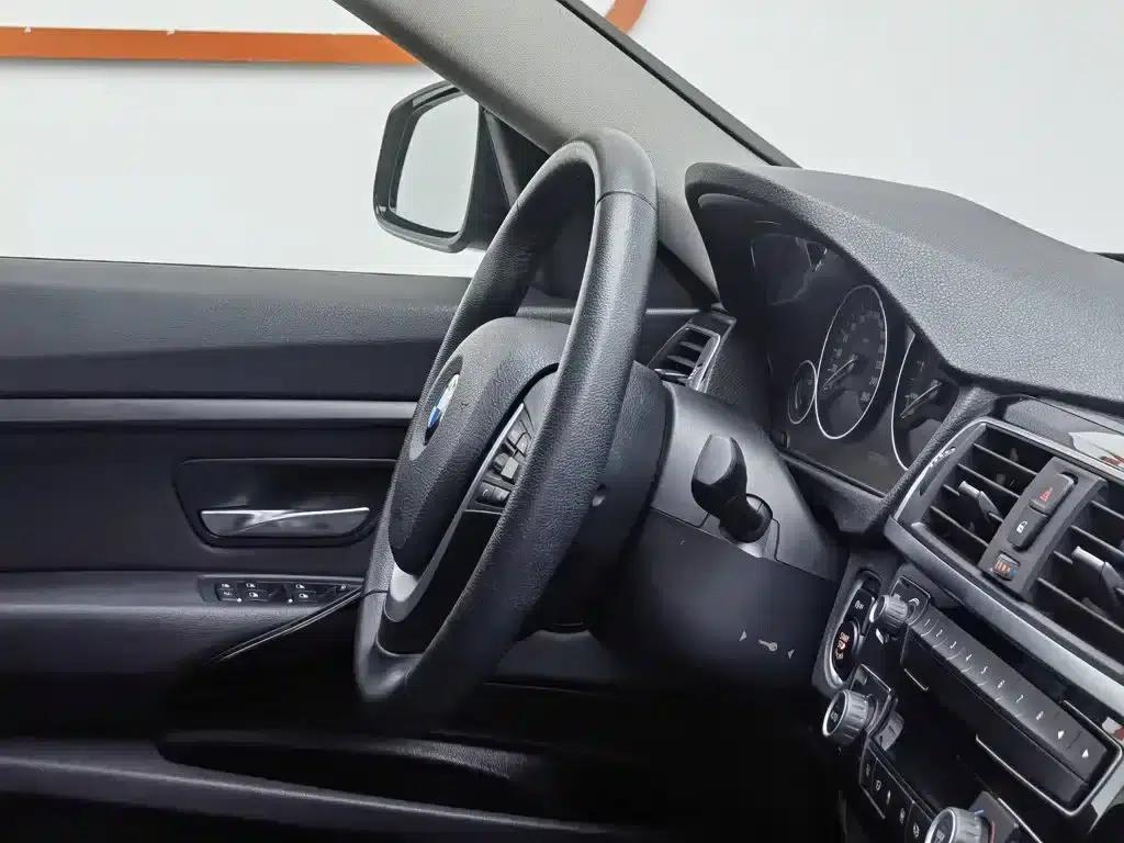 BMW 3 Series GT 2019 320i Fashion Edition — миниатюра 22