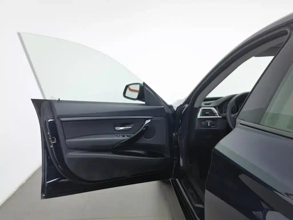 BMW 3 Series GT 2019 320i Fashion Edition — миниатюра 8