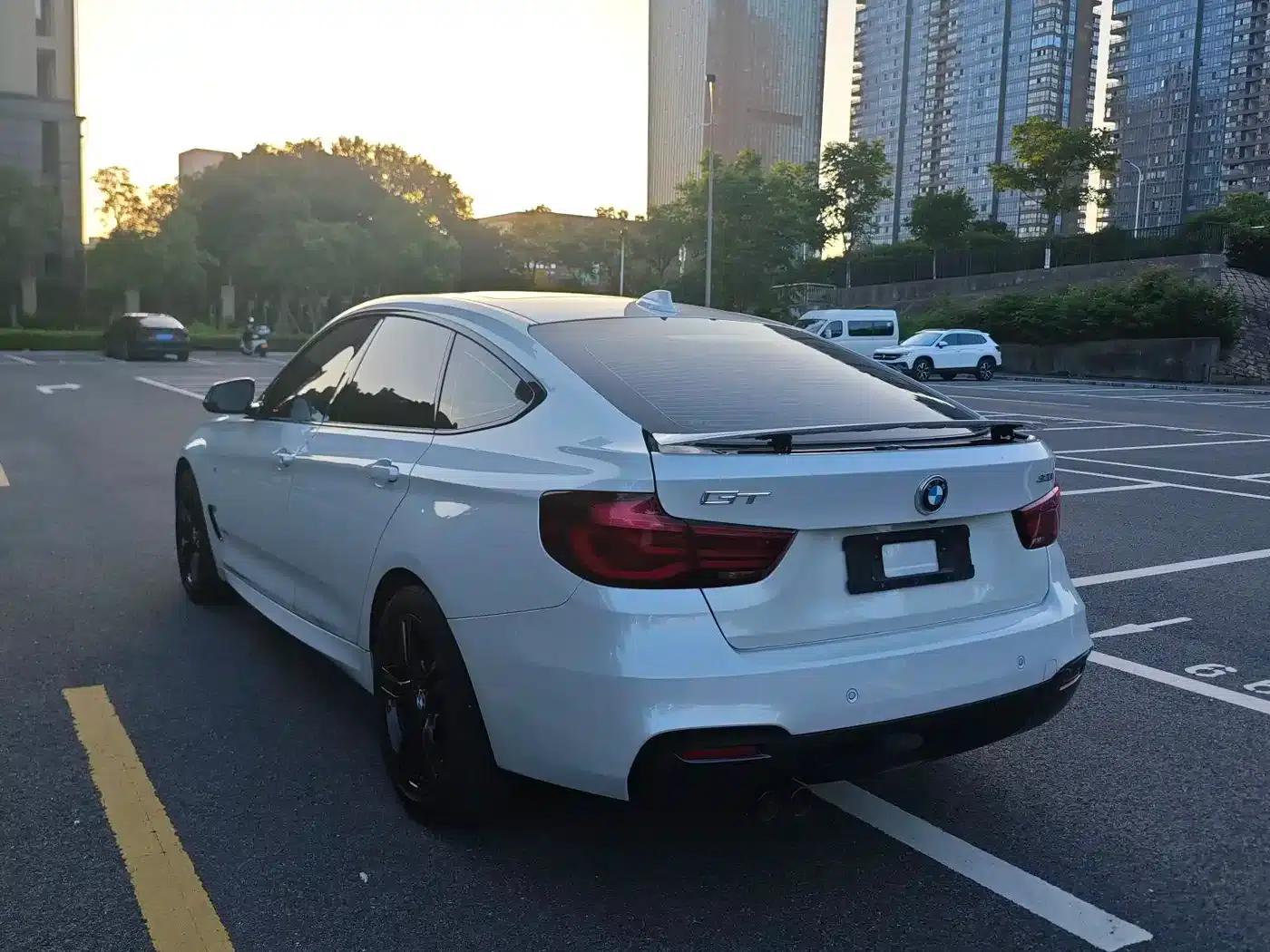 BMW 3 Series GT 2020 320i M Sport Shadow Edition — миниатюра 16