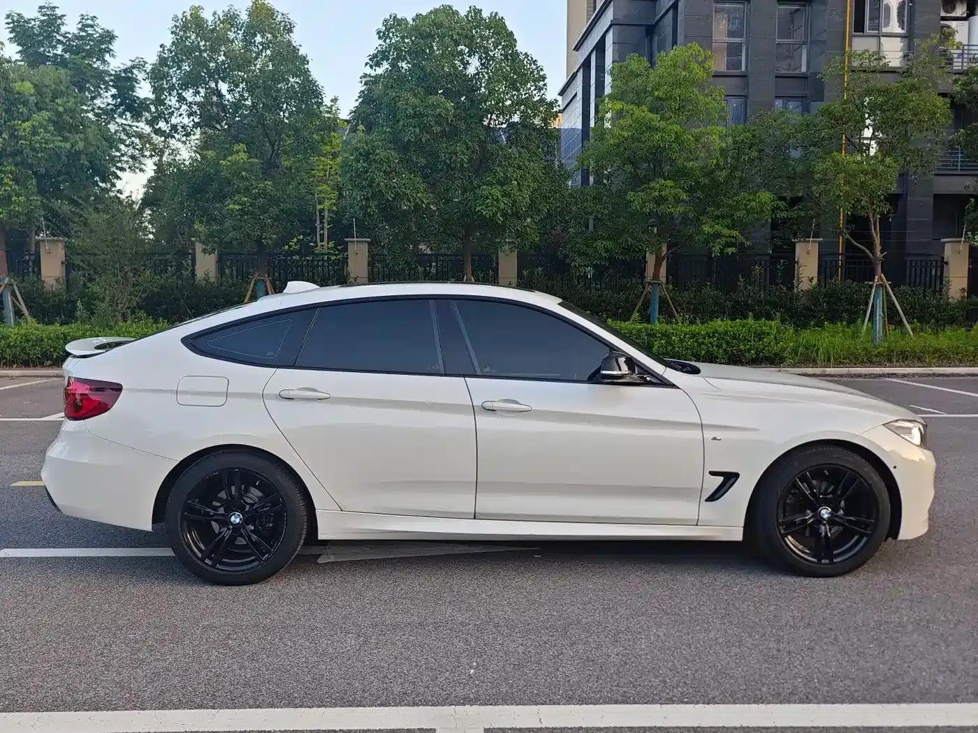 BMW 3 Series GT 2020 320i M Sport Shadow Edition — миниатюра 4