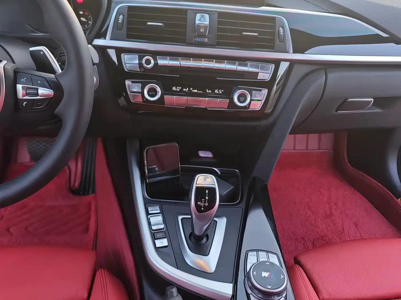 BMW 3 Series GT 2020 320i M Sport Shadow Edition — миниатюра 10