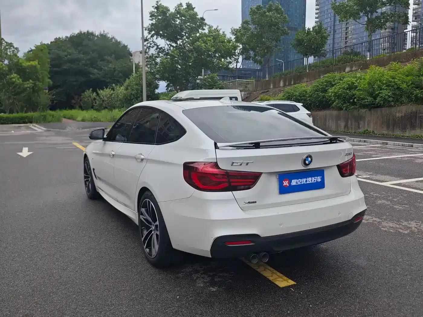 2019 BMW 3 Series GT 330i xDrive M Sport Shadow Edition — миниатюра 18