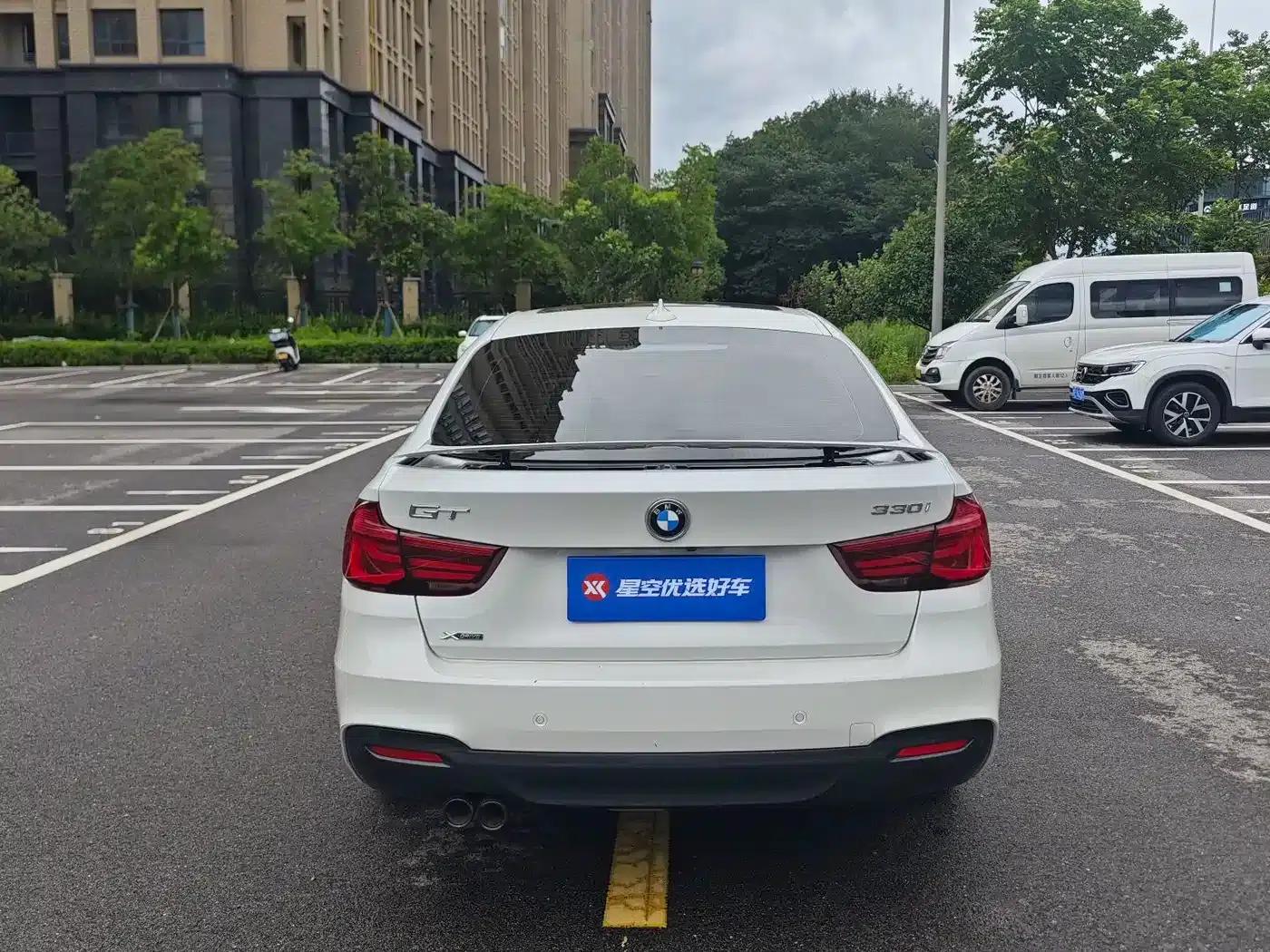 2019 BMW 3 Series GT 330i xDrive M Sport Shadow Edition — миниатюра 19