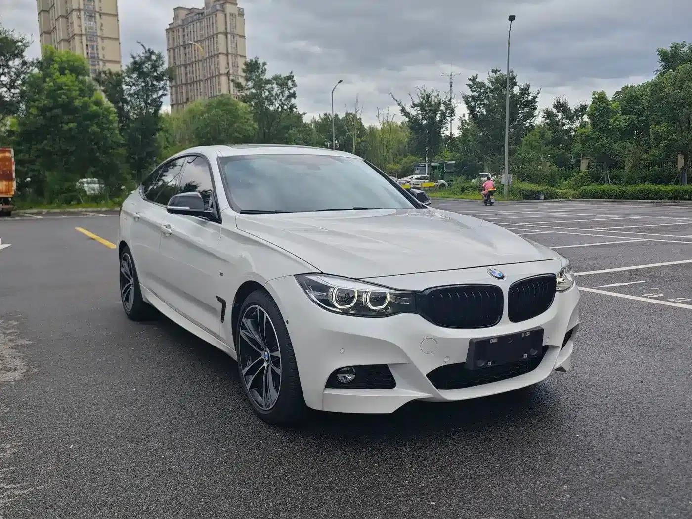 2019 BMW 3 Series GT 330i xDrive M Sport Shadow Edition — миниатюра 3