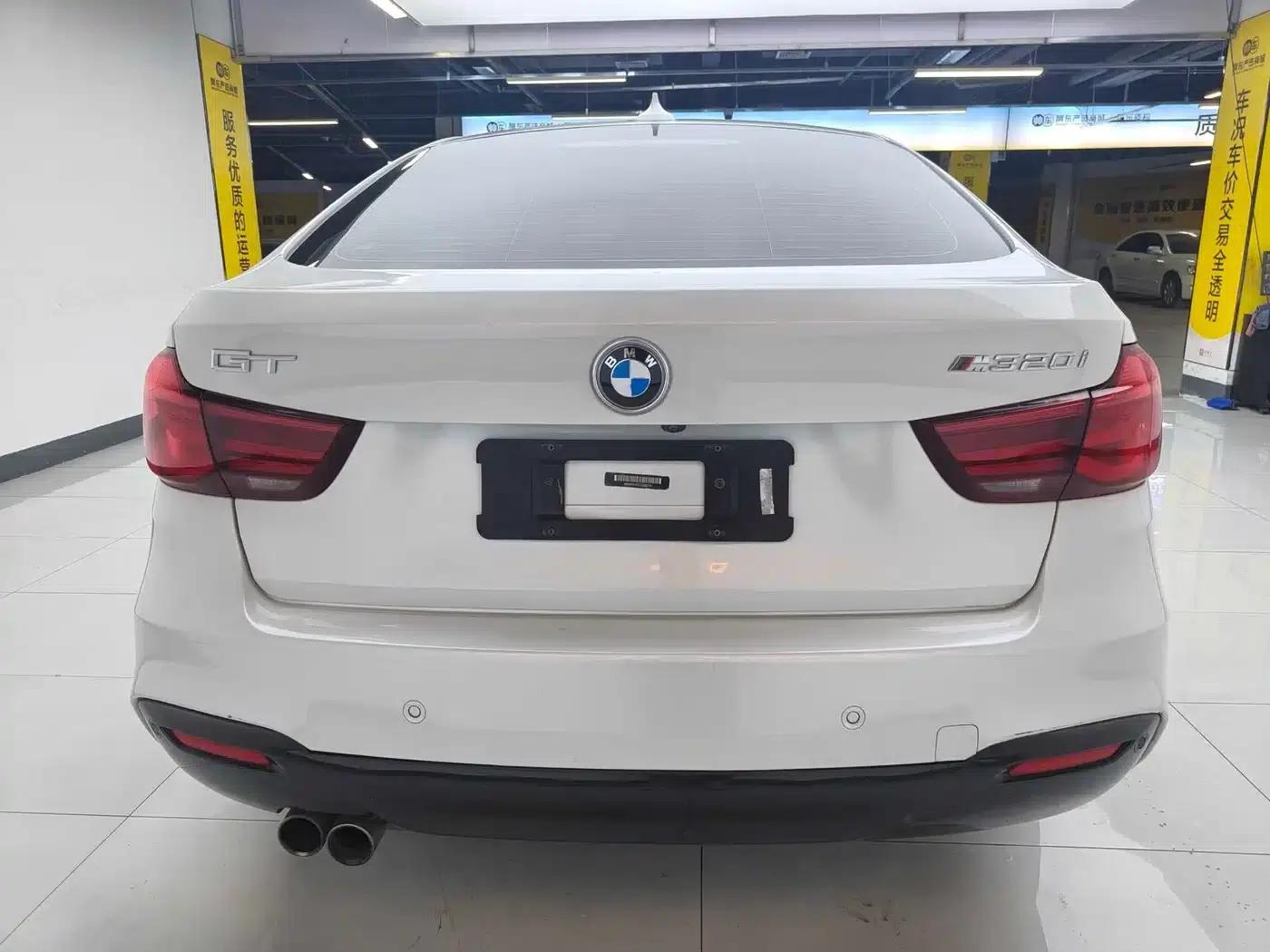 2019 BMW 3 Series GT 320i M Sport Package — миниатюра 5