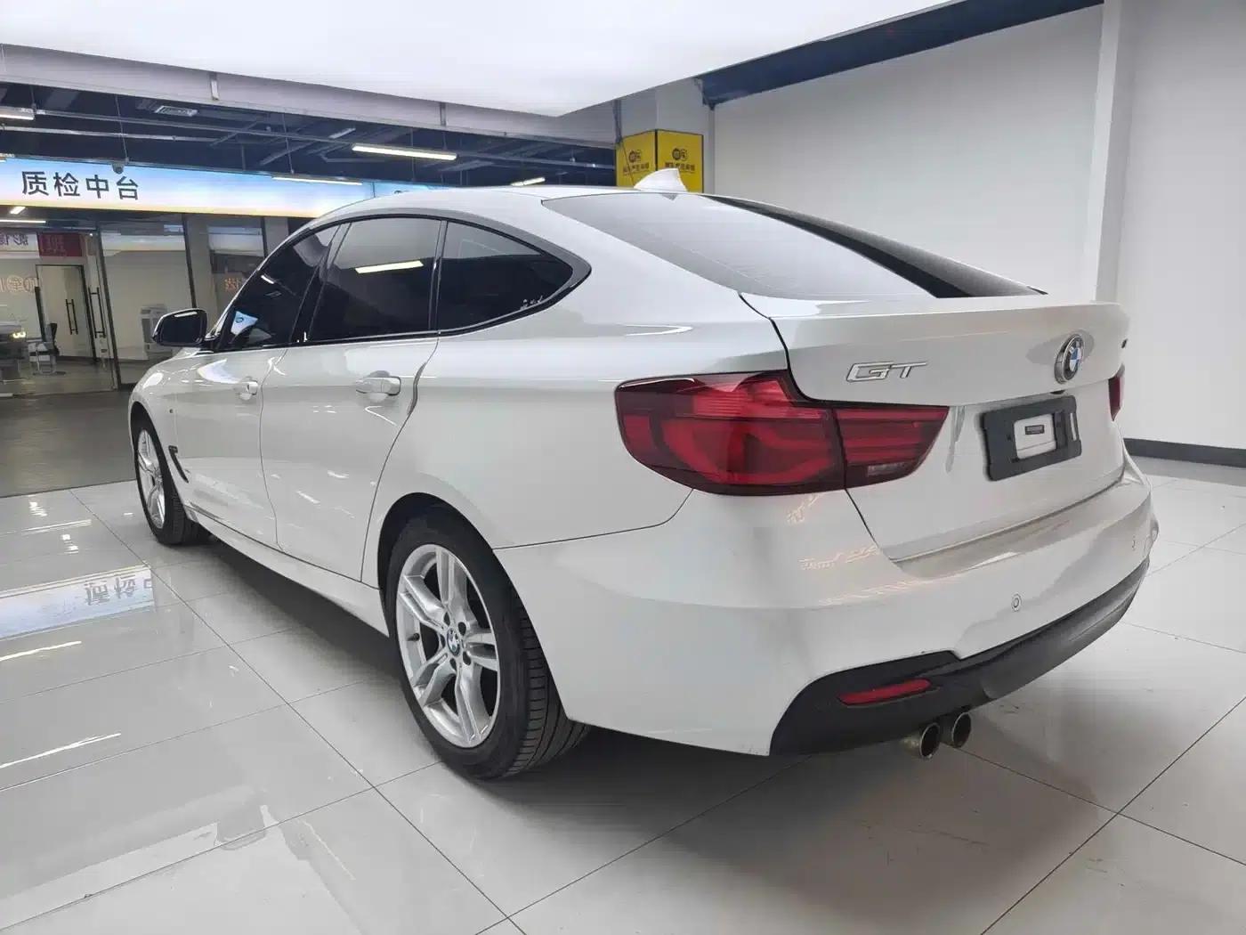 2019 BMW 3 Series GT 320i M Sport Package — миниатюра 6