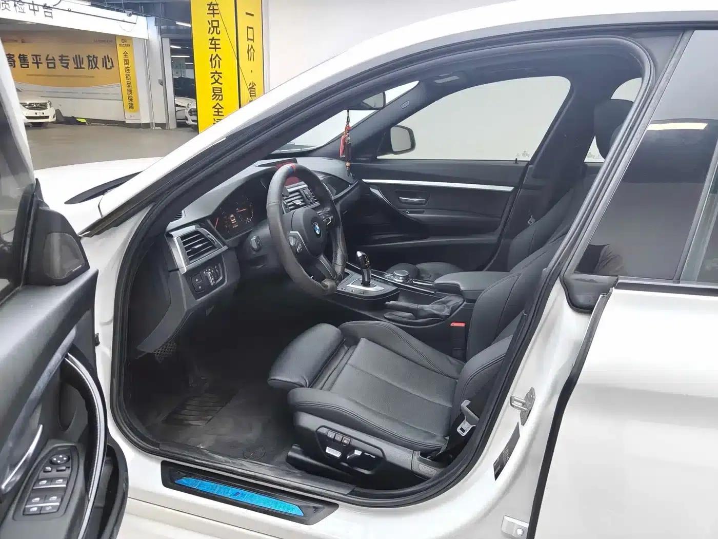 2019 BMW 3 Series GT 320i M Sport Package — миниатюра 8