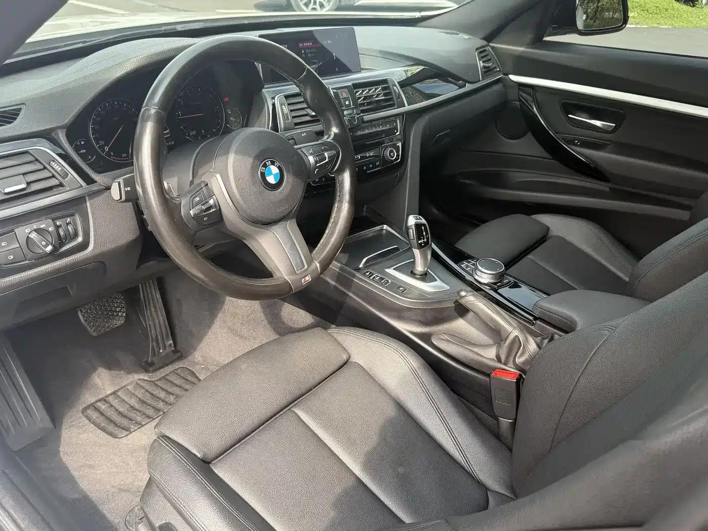 2020 BMW 3 Series GT 320i M Sport Package — миниатюра 14