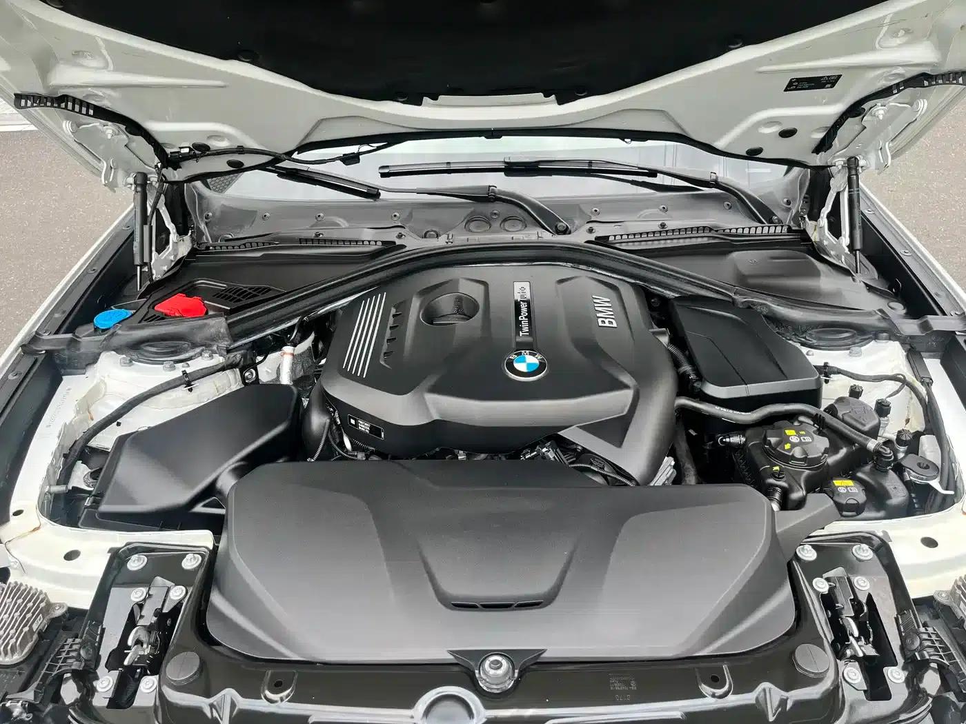 2020 BMW 3 Series GT 320i M Sport Package — миниатюра 23