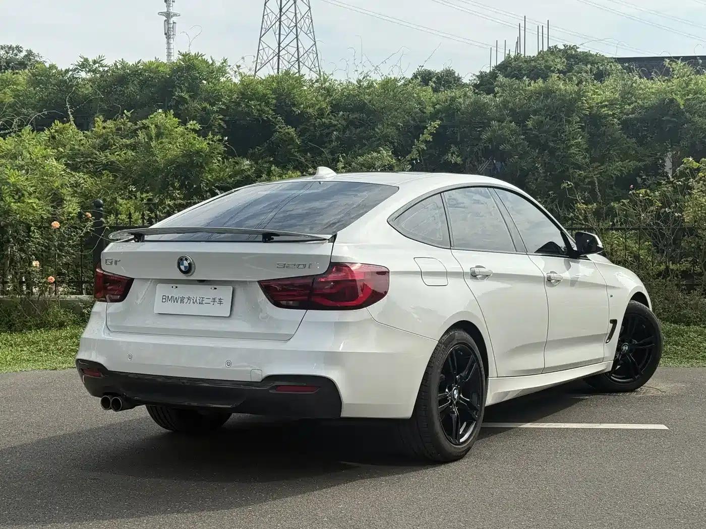 2020 BMW 3 Series GT 320i M Sport Package — миниатюра 4