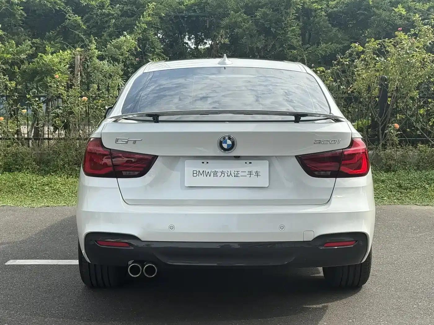 2020 BMW 3 Series GT 320i M Sport Package — миниатюра 5