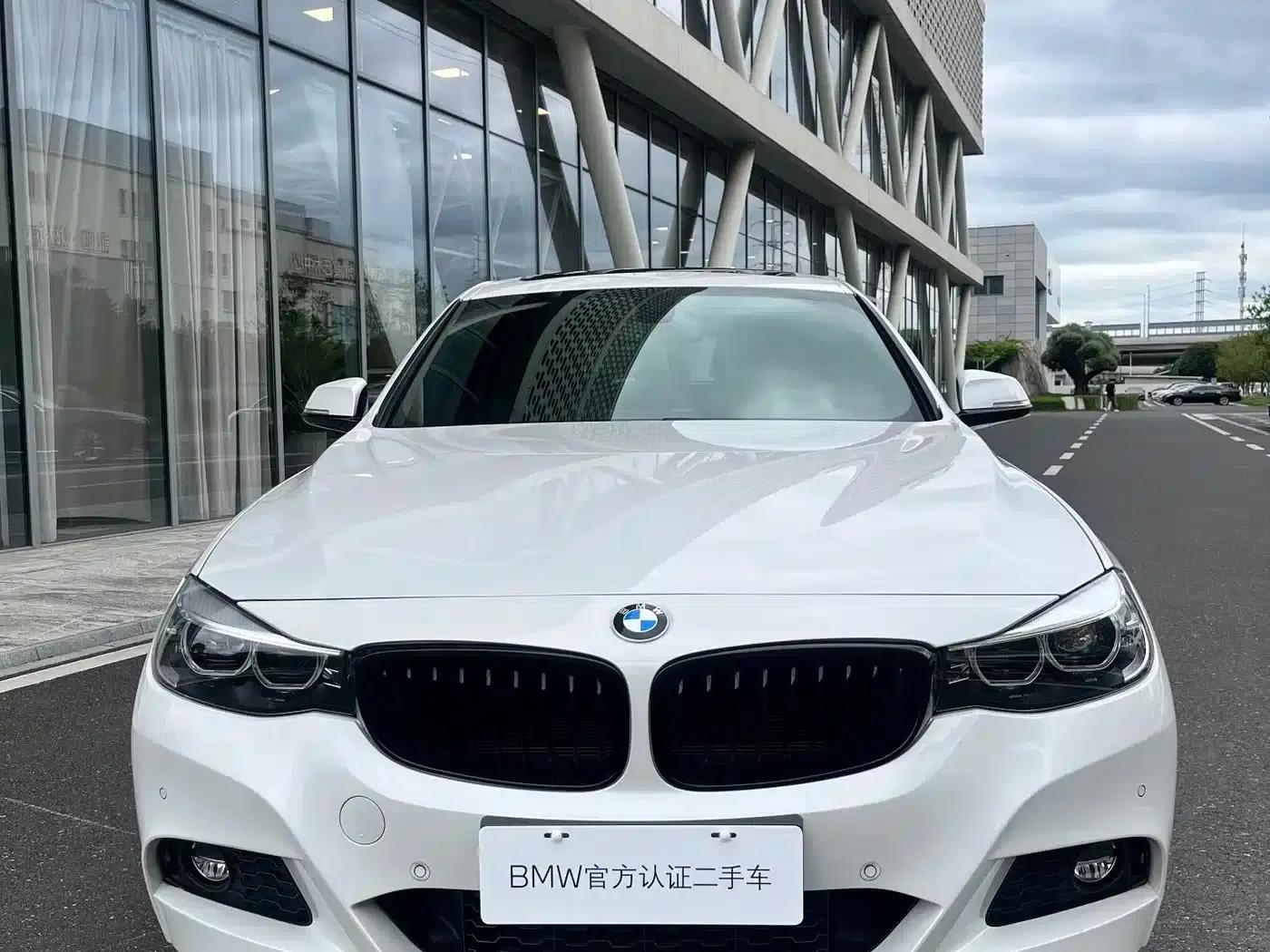 2020 BMW 3 Series GT 320i M Sport Package — миниатюра 8