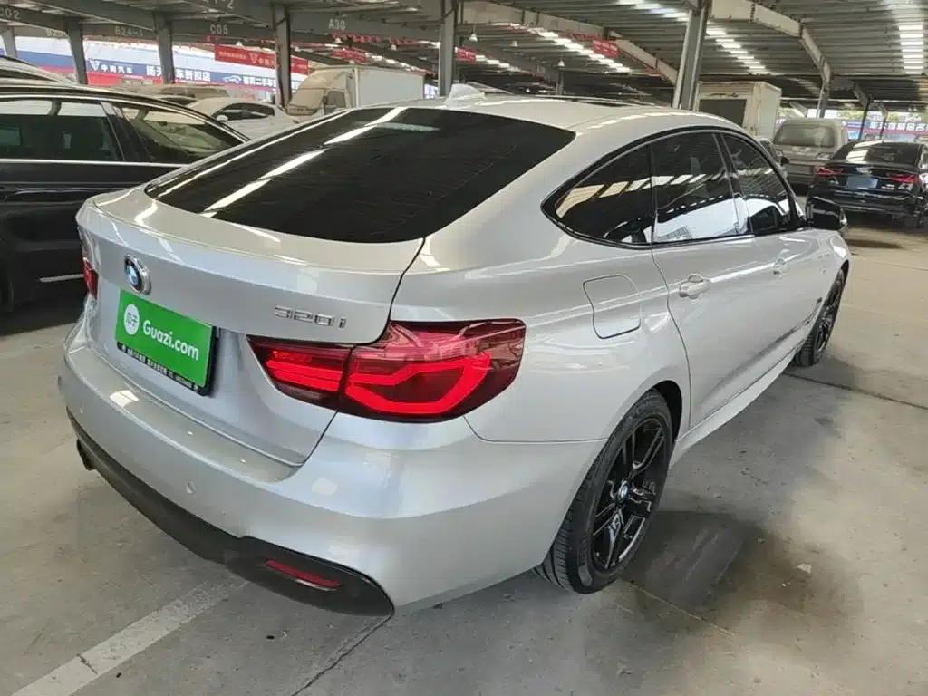 2019 BMW 3 Series GT 320i M Sport Shadow Edition — миниатюра 7