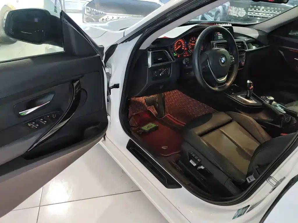 BMW 3 Series GT 2019 320i Fashion Edition — миниатюра 13