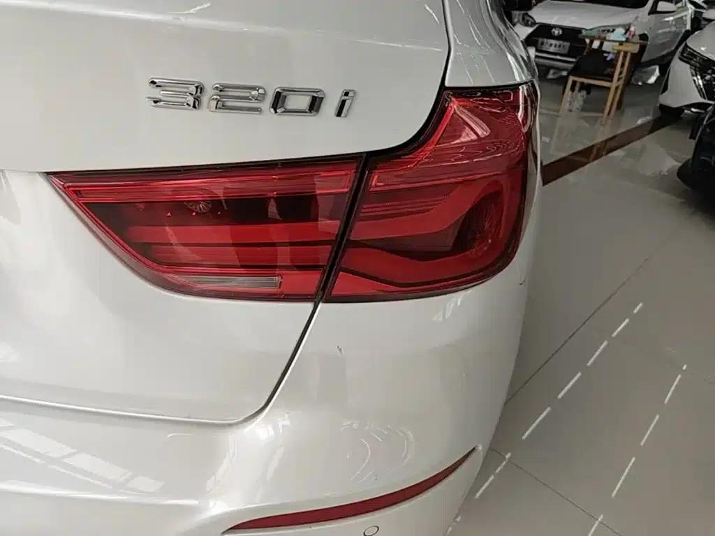 BMW 3 Series GT 2018 320i Fashion Edition — миниатюра 8