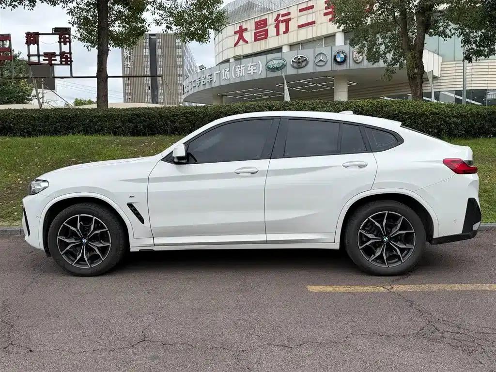 2022 BMW X4 xDrive 25i M Sport Package — миниатюра 3
