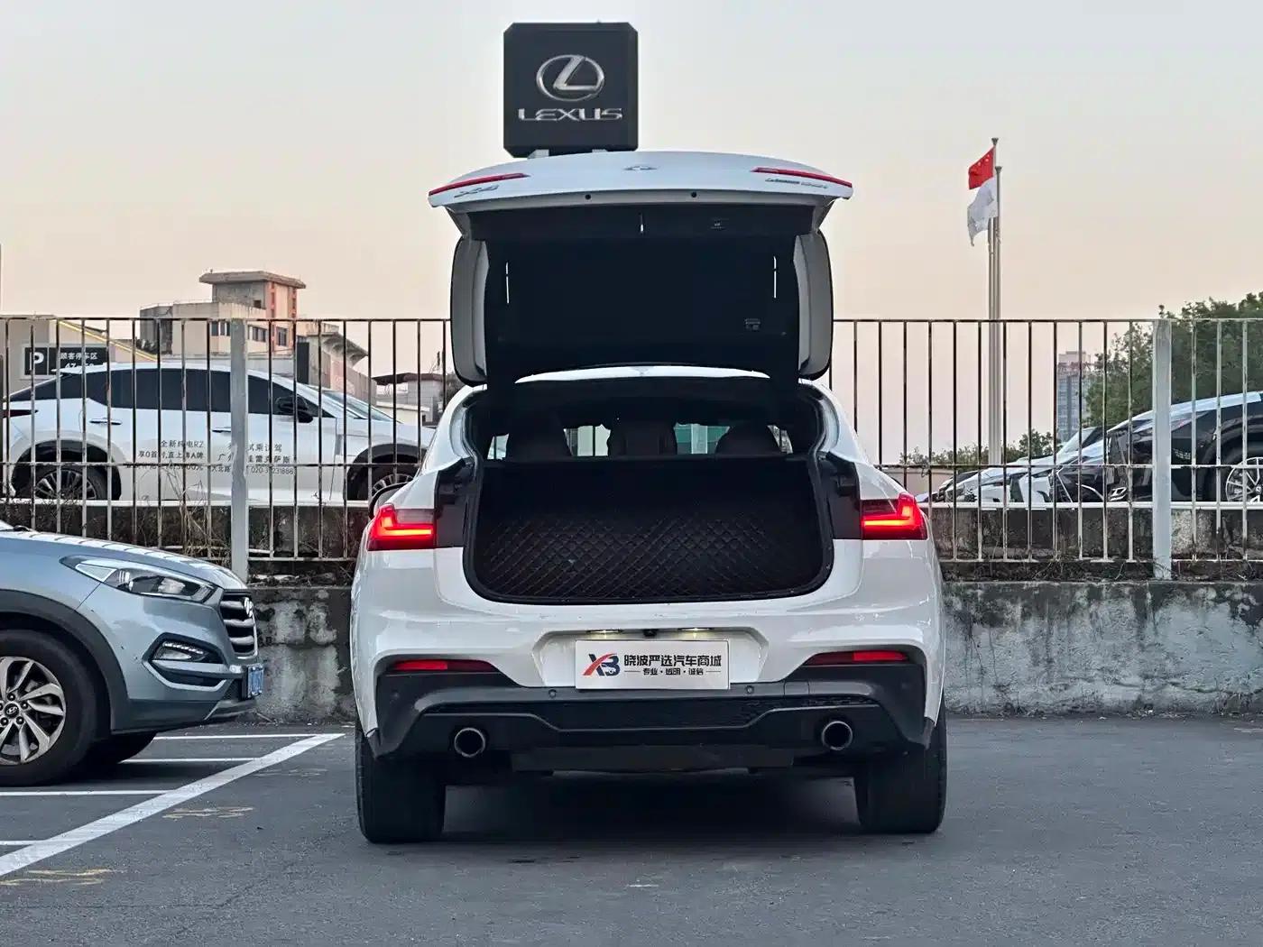 2019 BMW X4 xDrive25i M Sport Package — миниатюра 19