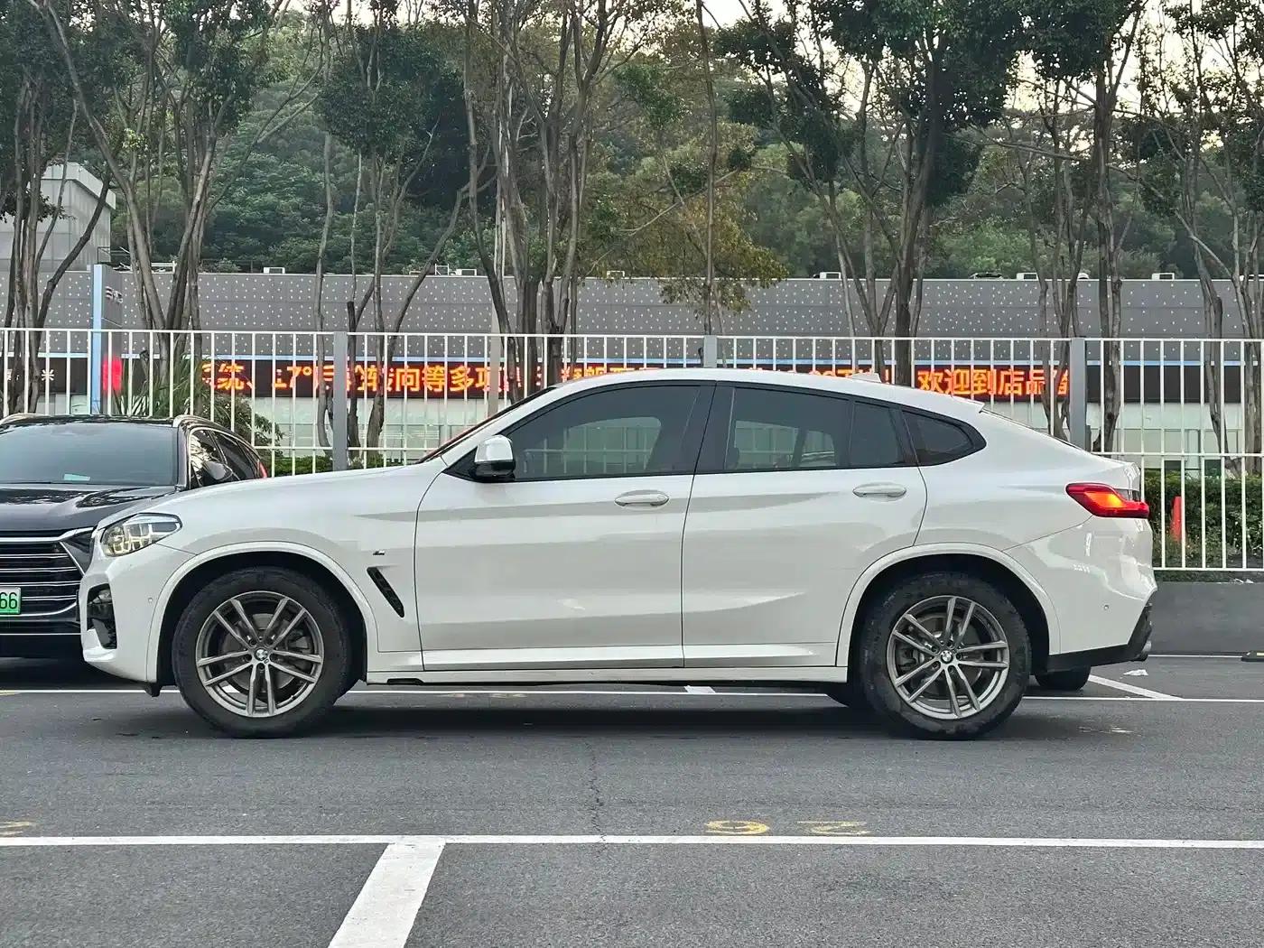 2019 BMW X4 xDrive25i M Sport Package — миниатюра 3