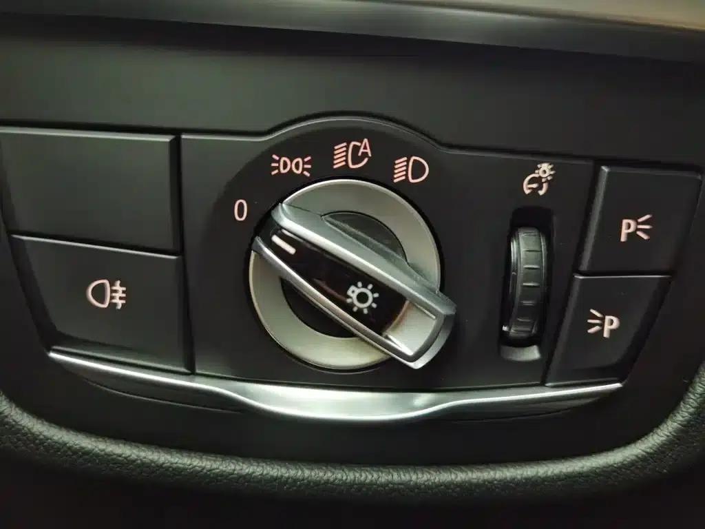 2022 BMW X4 xDrive 25i M Sport Package — миниатюра 21