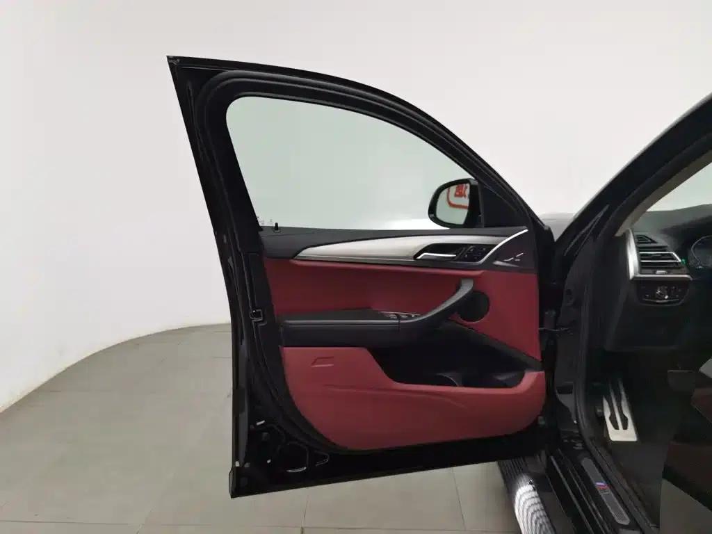 2022 BMW X4 xDrive 25i M Sport Package — миниатюра 8