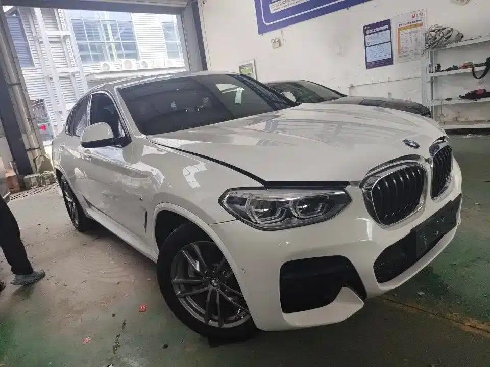 2020 BMW X4 xDrive25i M Sport Package — миниатюра 3
