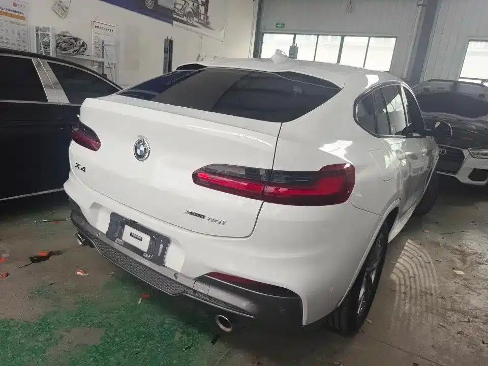 2020 BMW X4 xDrive25i M Sport Package — миниатюра 9