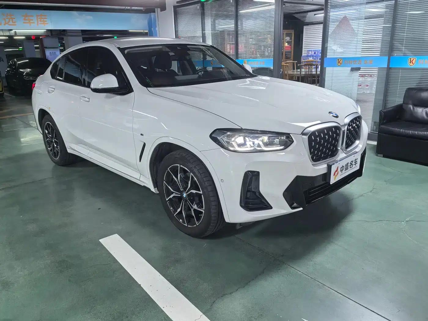 2022 BMW X4 xDrive 25i M Sport Package — миниатюра 2