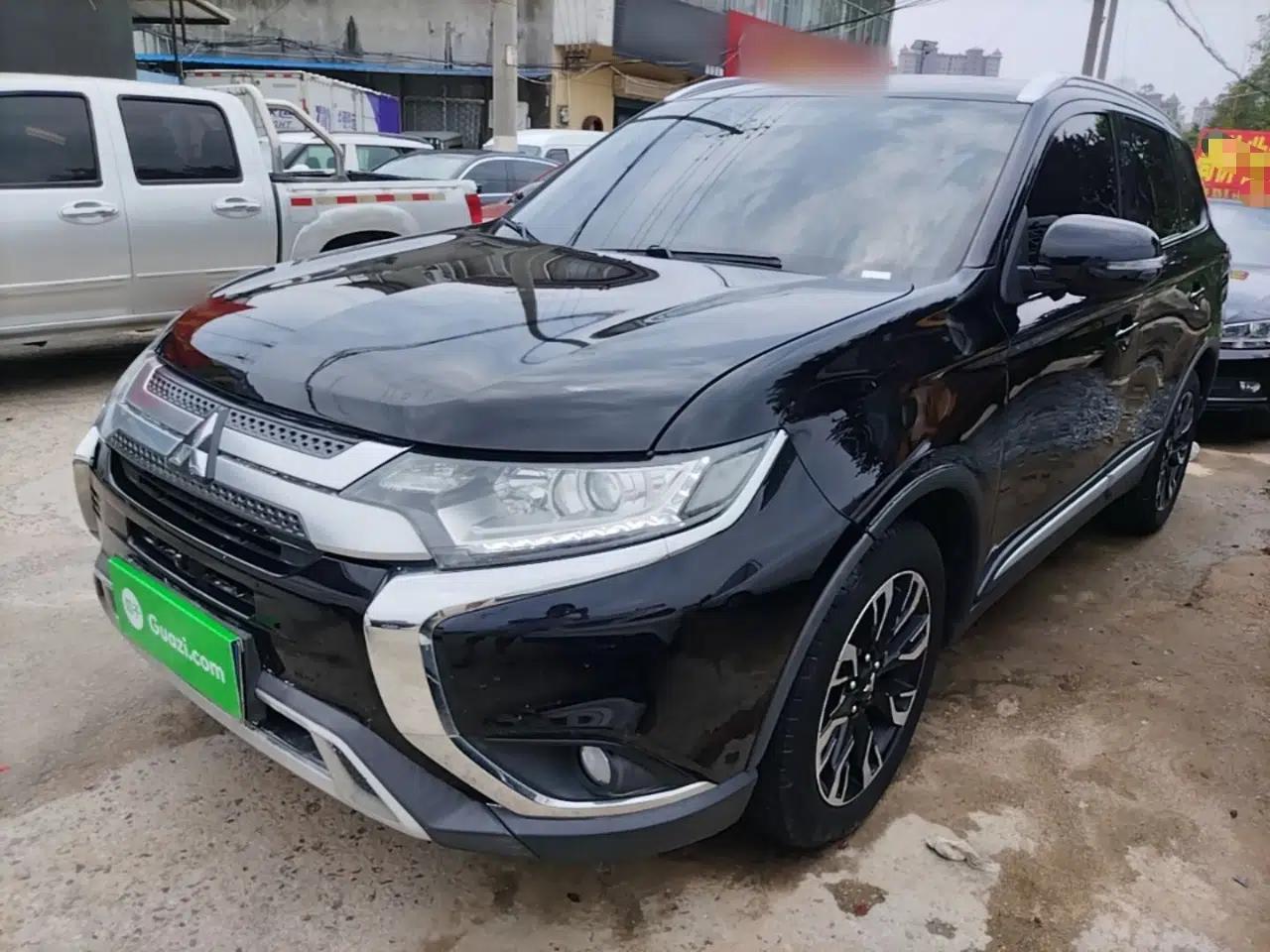 Mitsubishi Outlander 2019 2.0L Two-Wheel Drive Comfort Edition 7-Seater China VI Standard — миниатюра 1