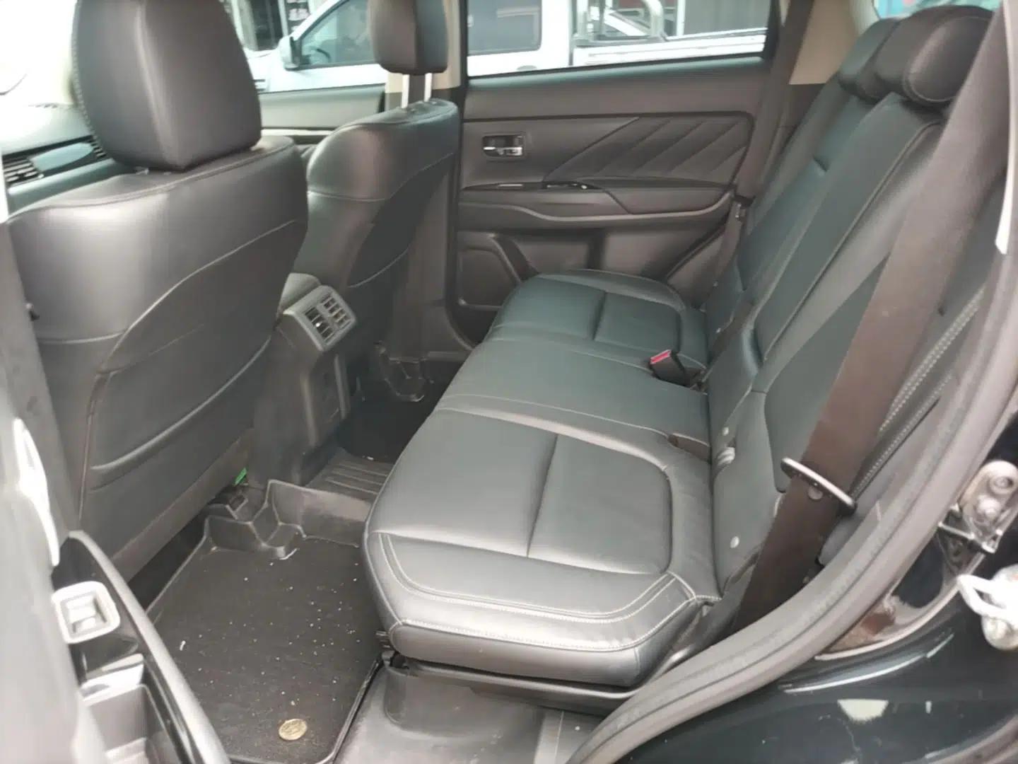 Mitsubishi Outlander 2019 2.0L Two-Wheel Drive Comfort Edition 7-Seater China VI Standard — миниатюра 20