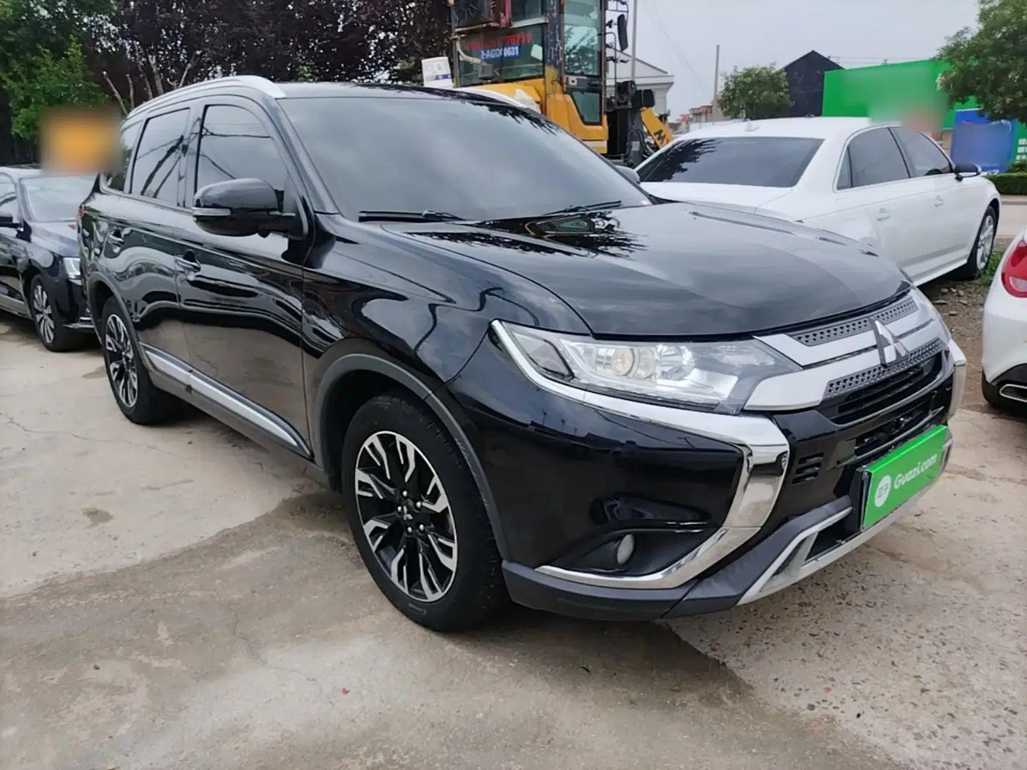 Mitsubishi Outlander 2019 2.0L Two-Wheel Drive Comfort Edition 7-Seater China VI Standard — миниатюра 3