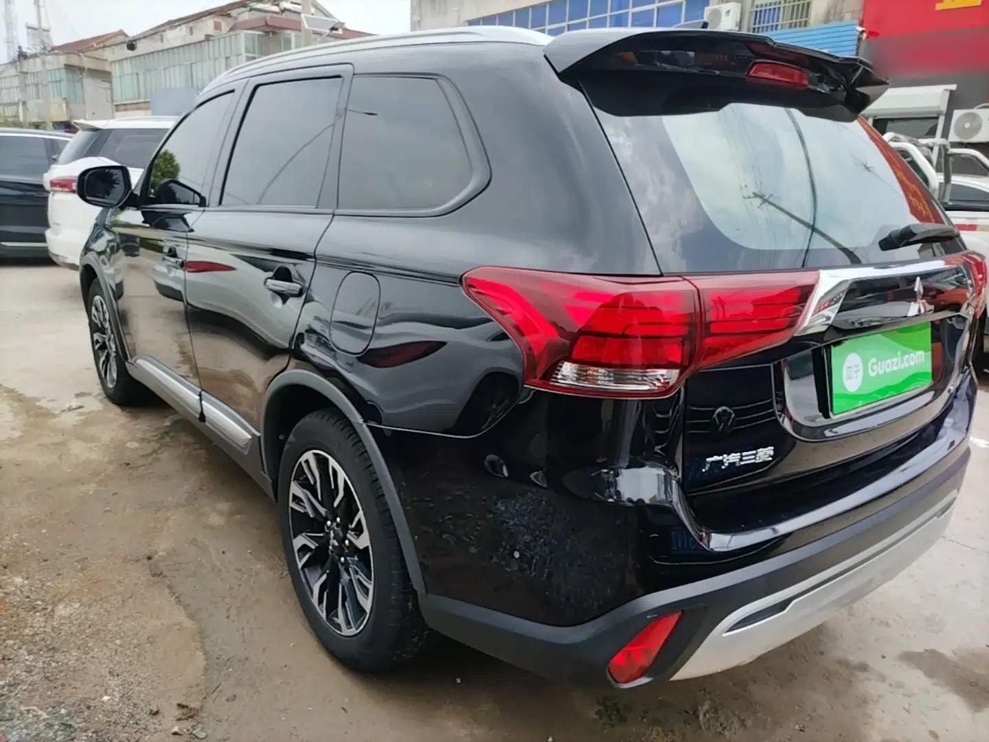 Mitsubishi Outlander 2019 2.0L Two-Wheel Drive Comfort Edition 7-Seater China VI Standard — миниатюра 4