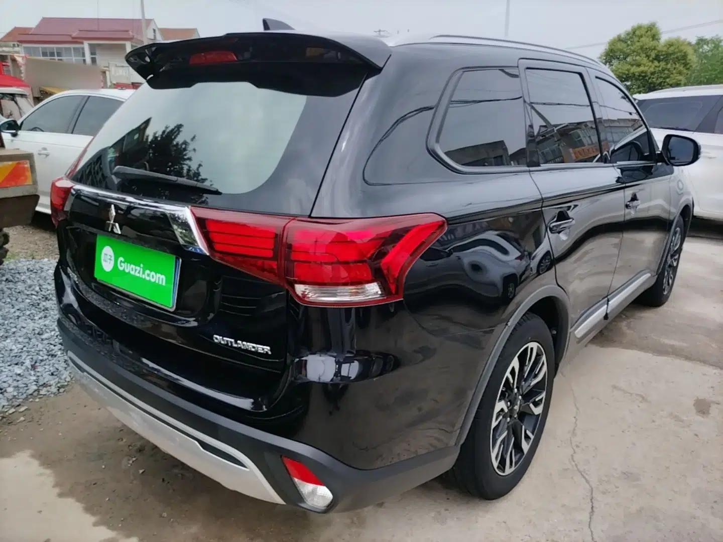 Mitsubishi Outlander 2019 2.0L Two-Wheel Drive Comfort Edition 7-Seater China VI Standard — миниатюра 6