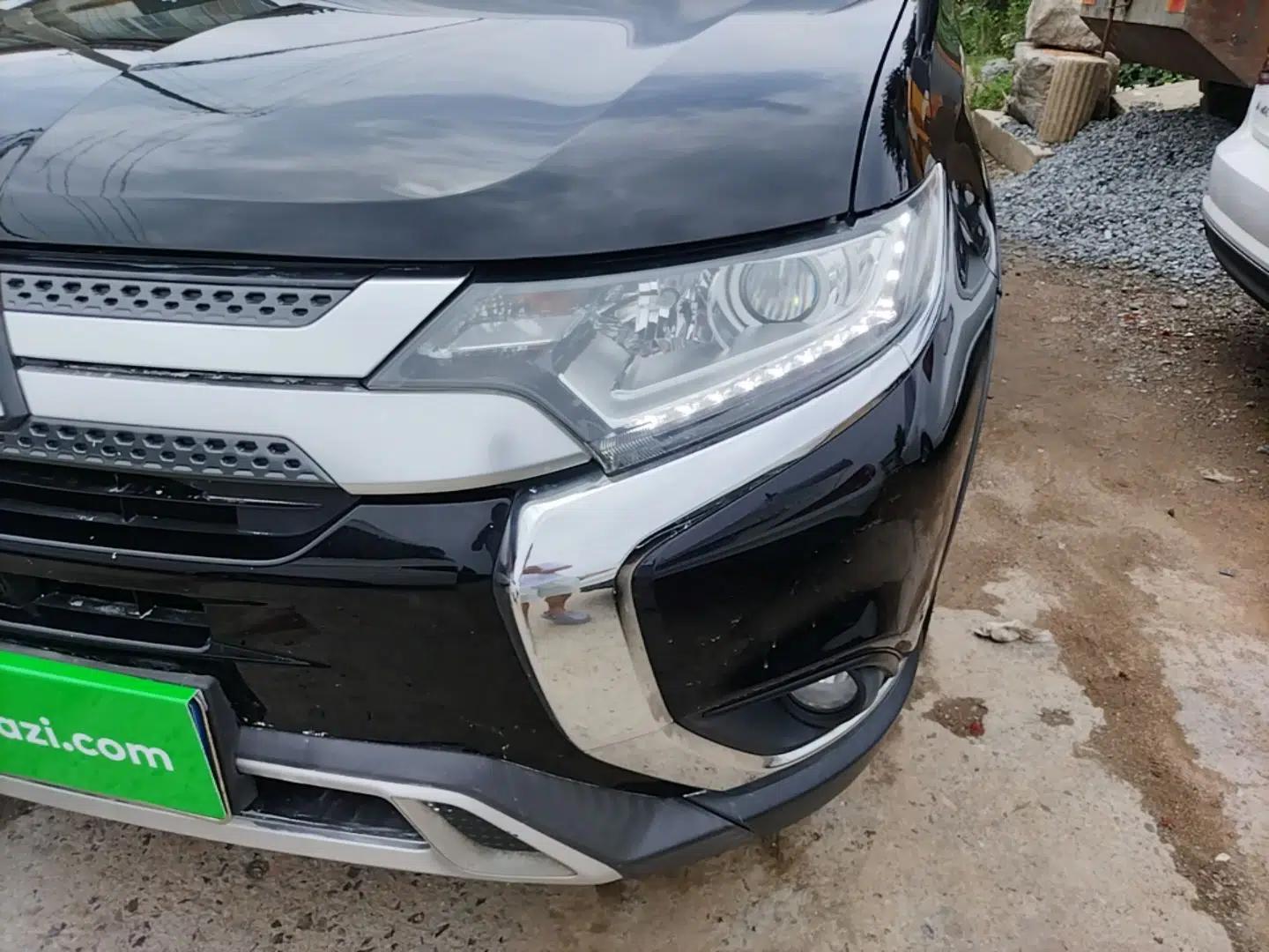 Mitsubishi Outlander 2019 2.0L Two-Wheel Drive Comfort Edition 7-Seater China VI Standard — миниатюра 8