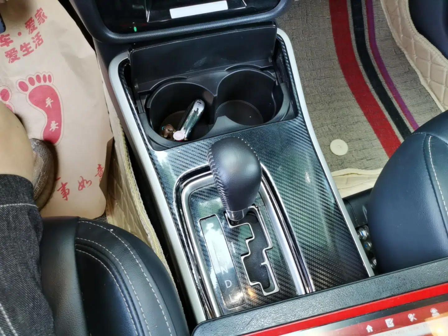 Mitsubishi Outlander 2019 2.4L 4x4 Zhi Xiang Edition 7 Seats China VI Standard — миниатюра 16