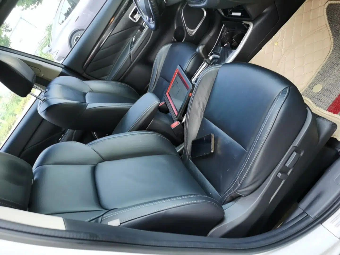 Mitsubishi Outlander 2019 2.4L 4x4 Zhi Xiang Edition 7 Seats China VI Standard — миниатюра 19