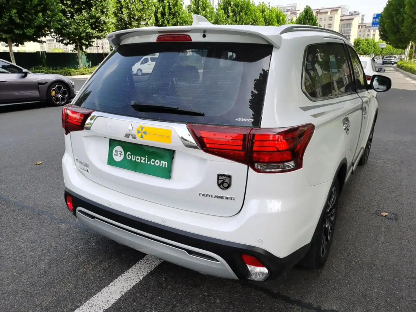 Mitsubishi Outlander 2019 2.4L 4x4 Zhi Xiang Edition 7 Seats China VI Standard — миниатюра 6