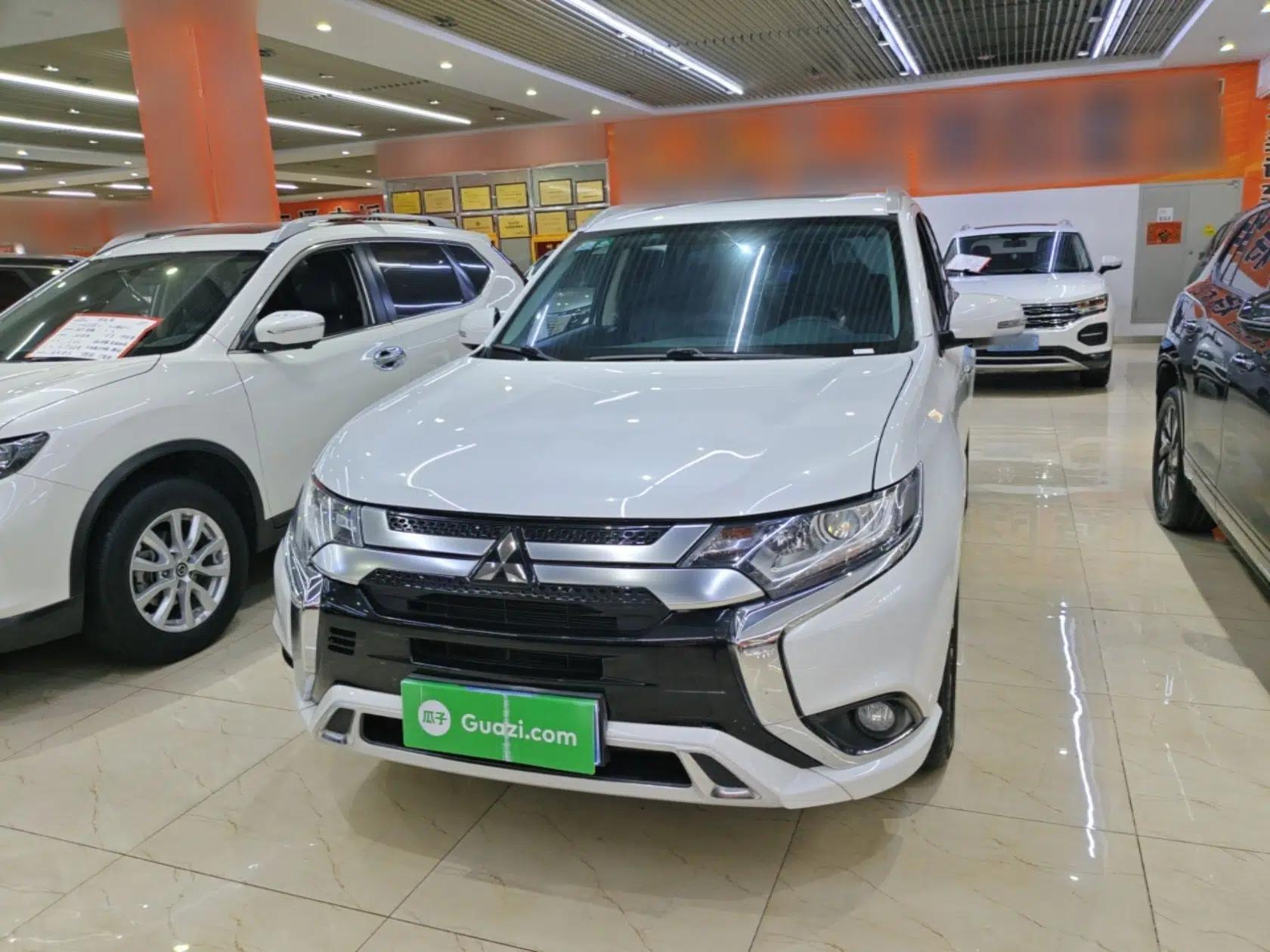 Mitsubishi Outlander 2020 2.0L Two-Wheel Drive Enjoyment Version 5 Seats — миниатюра 1