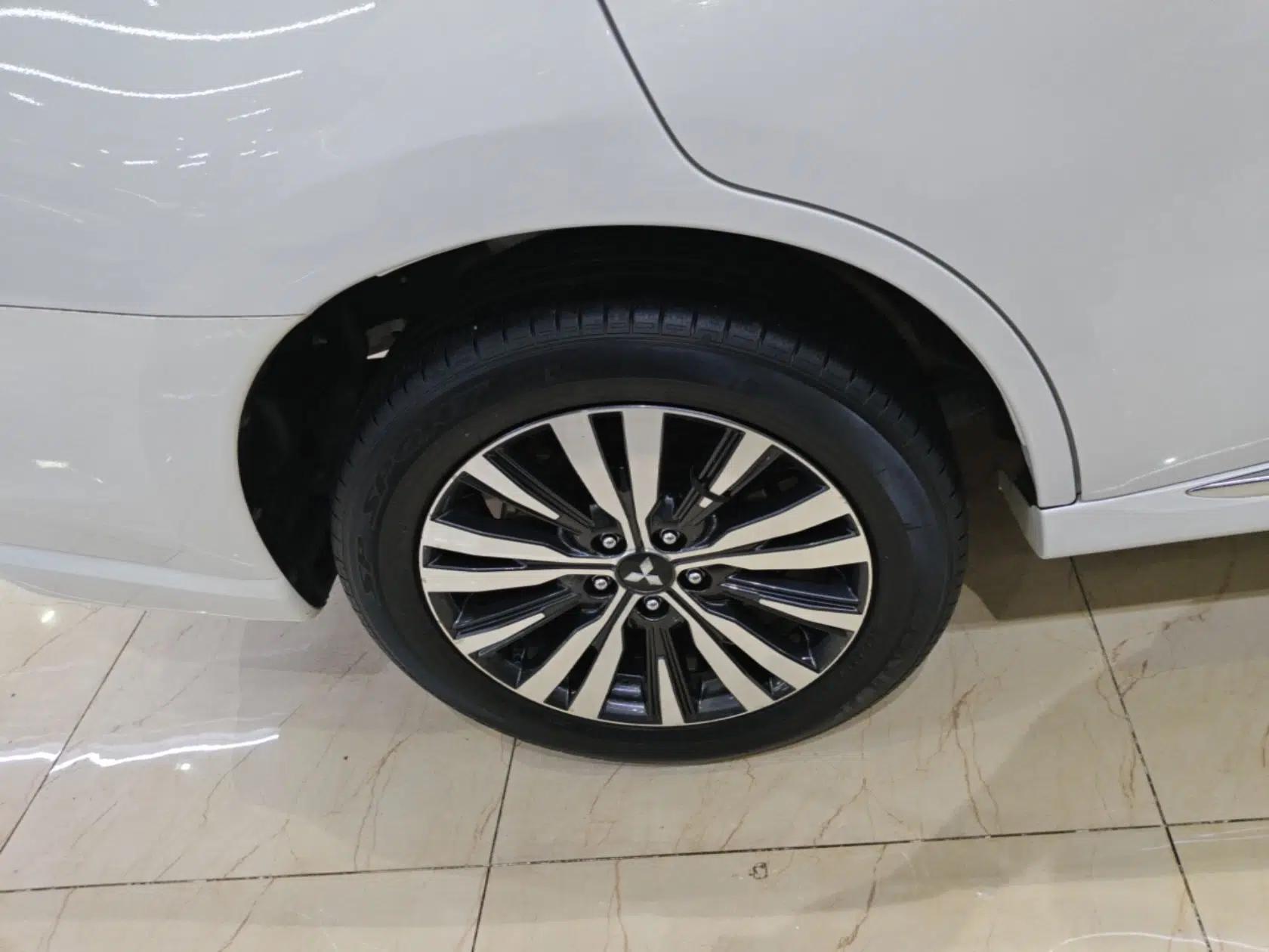 Mitsubishi Outlander 2020 2.0L Two-Wheel Drive Enjoyment Version 5 Seats — миниатюра 11