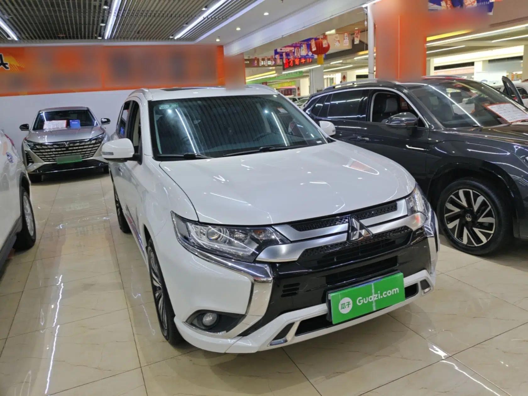 Mitsubishi Outlander 2020 2.0L Two-Wheel Drive Enjoyment Version 5 Seats — миниатюра 3