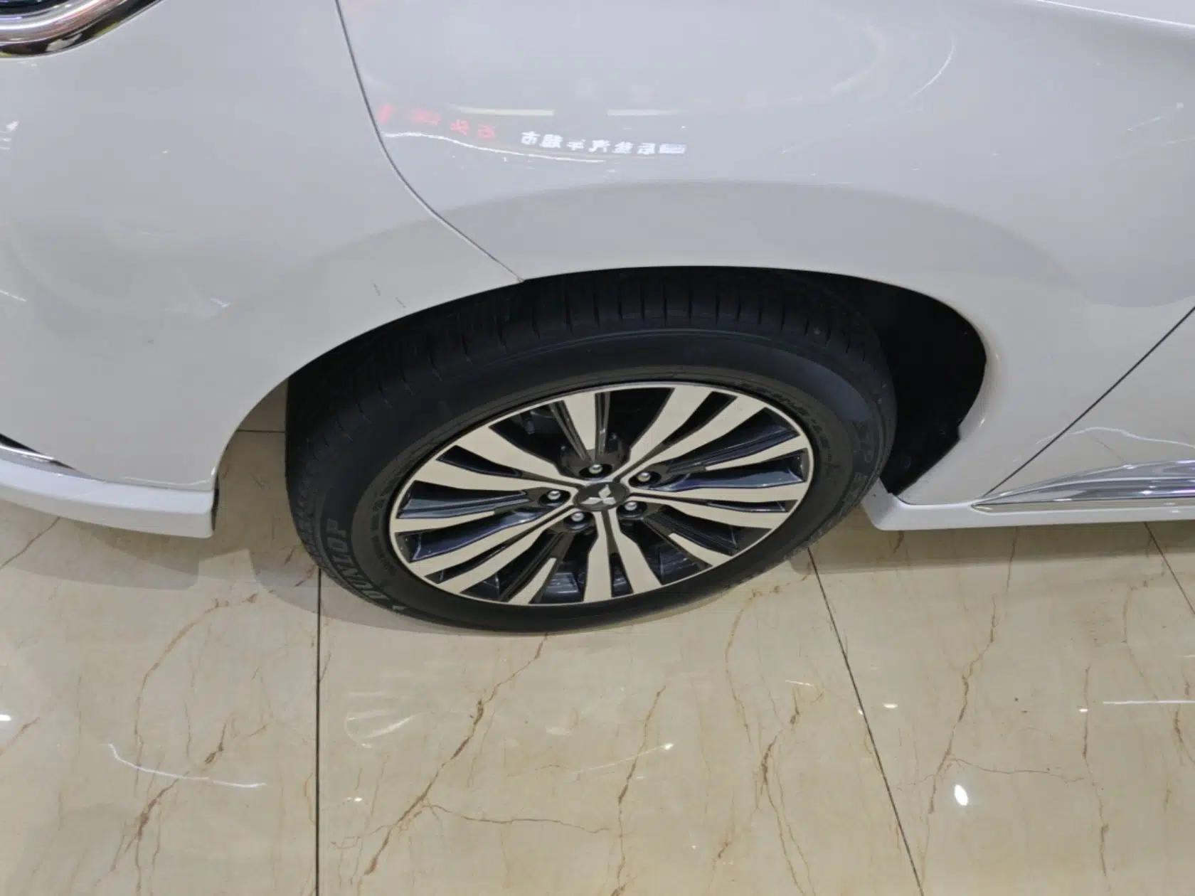 Mitsubishi Outlander 2020 2.0L Two-Wheel Drive Enjoyment Version 5 Seats — миниатюра 10