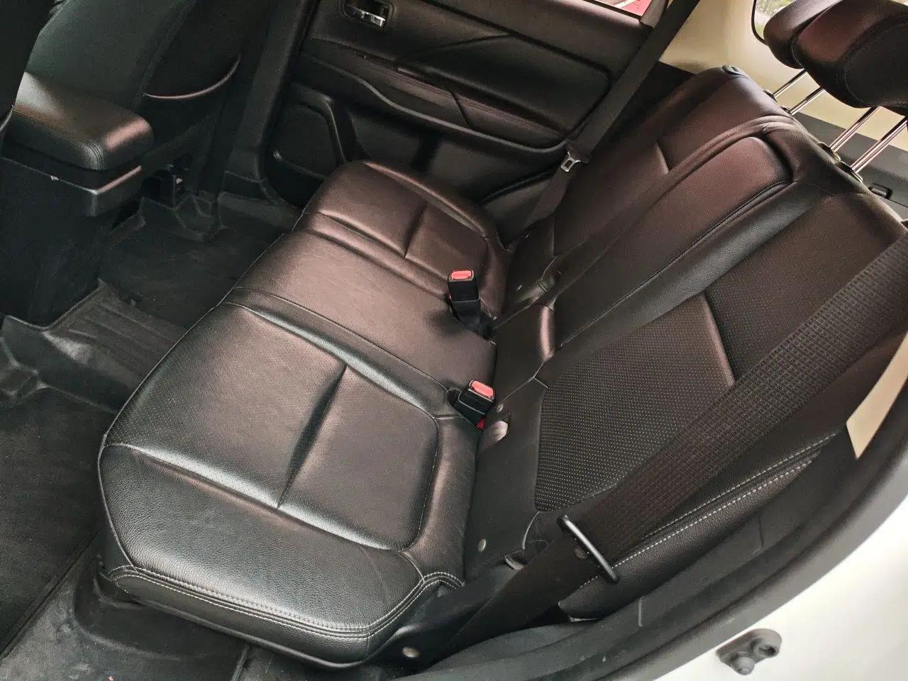 Mitsubishi Outlander 2018 2.0L Two-Wheel Drive Glory Edition 5 Seats — миниатюра 17