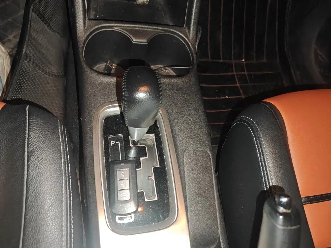 Mitsubishi Outlander 2014 2.4L 4x4 Deluxe Value Edition 7 Seats — миниатюра 11
