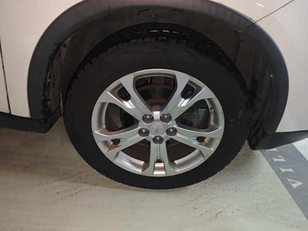 Mitsubishi Outlander 2014 2.4L 4x4 Deluxe Value Edition 7 Seats — миниатюра 5