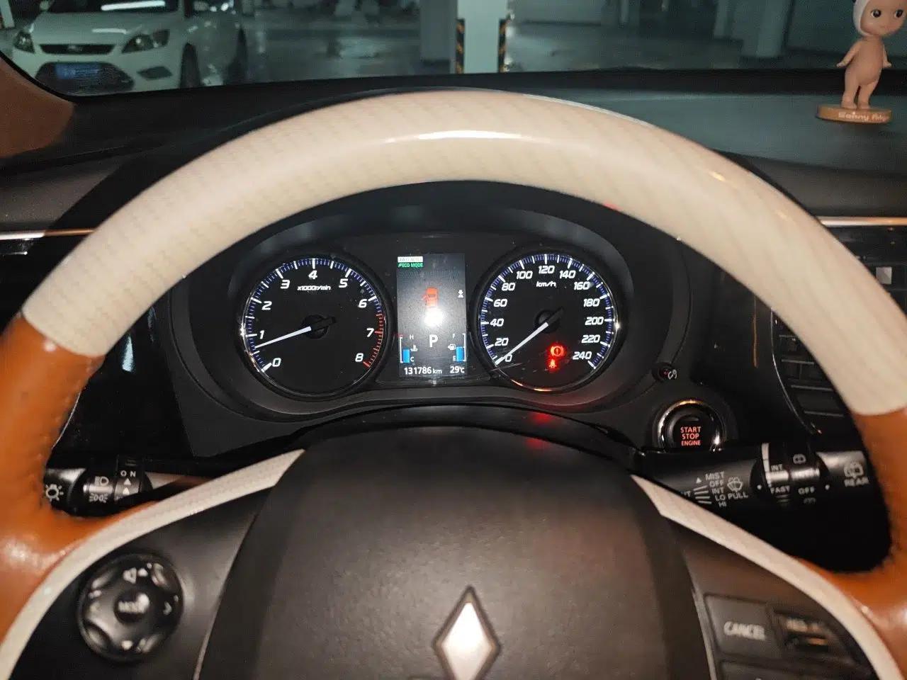 Mitsubishi Outlander 2014 2.4L 4x4 Deluxe Value Edition 7 Seats — миниатюра 8