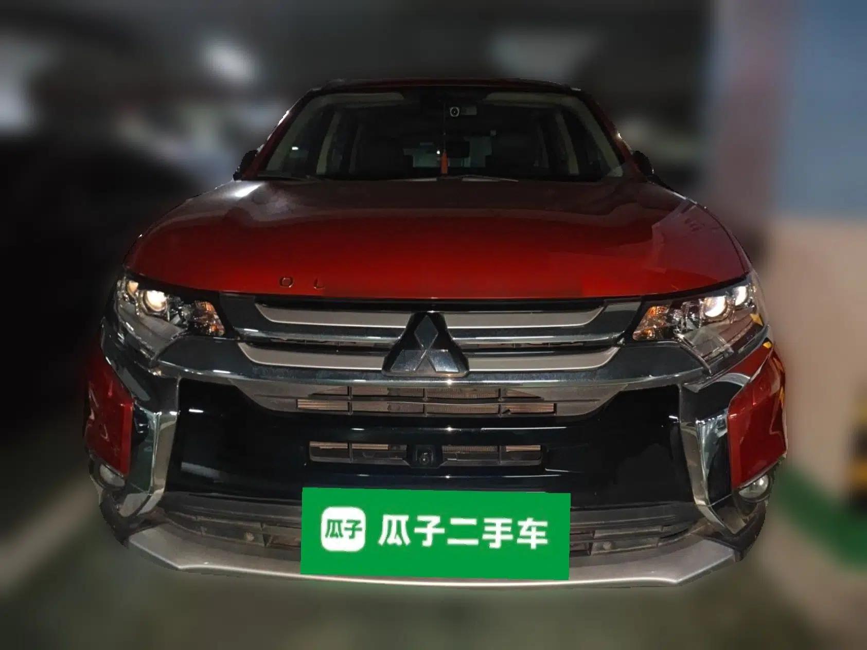 Mitsubishi Outlander 2016 2.4L 4x4 Elite Edition 5 Seats — миниатюра 2