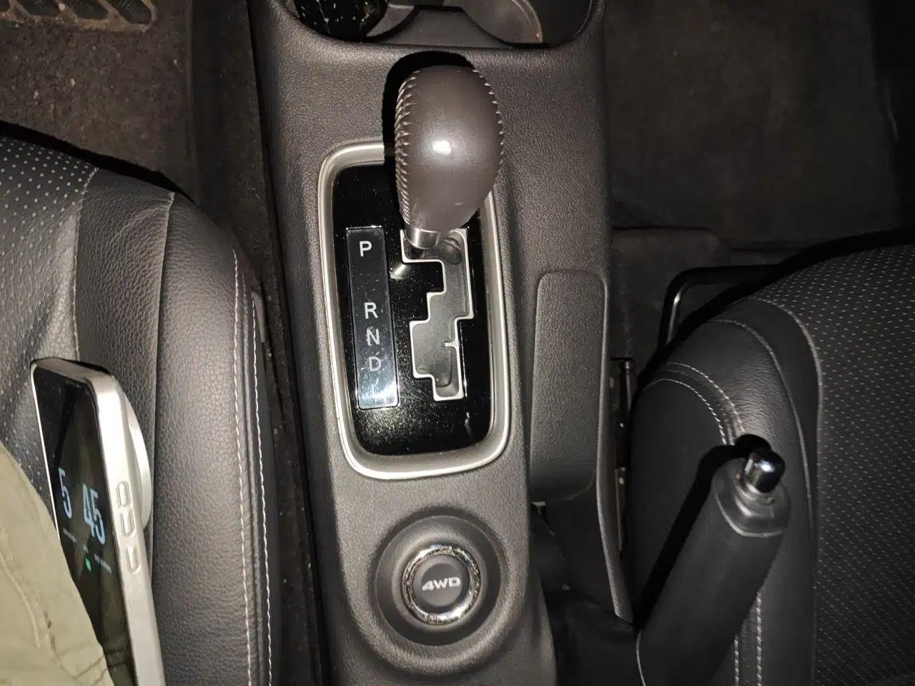 Mitsubishi Outlander 2016 2.4L 4x4 Elite Edition 5 Seats — миниатюра 14