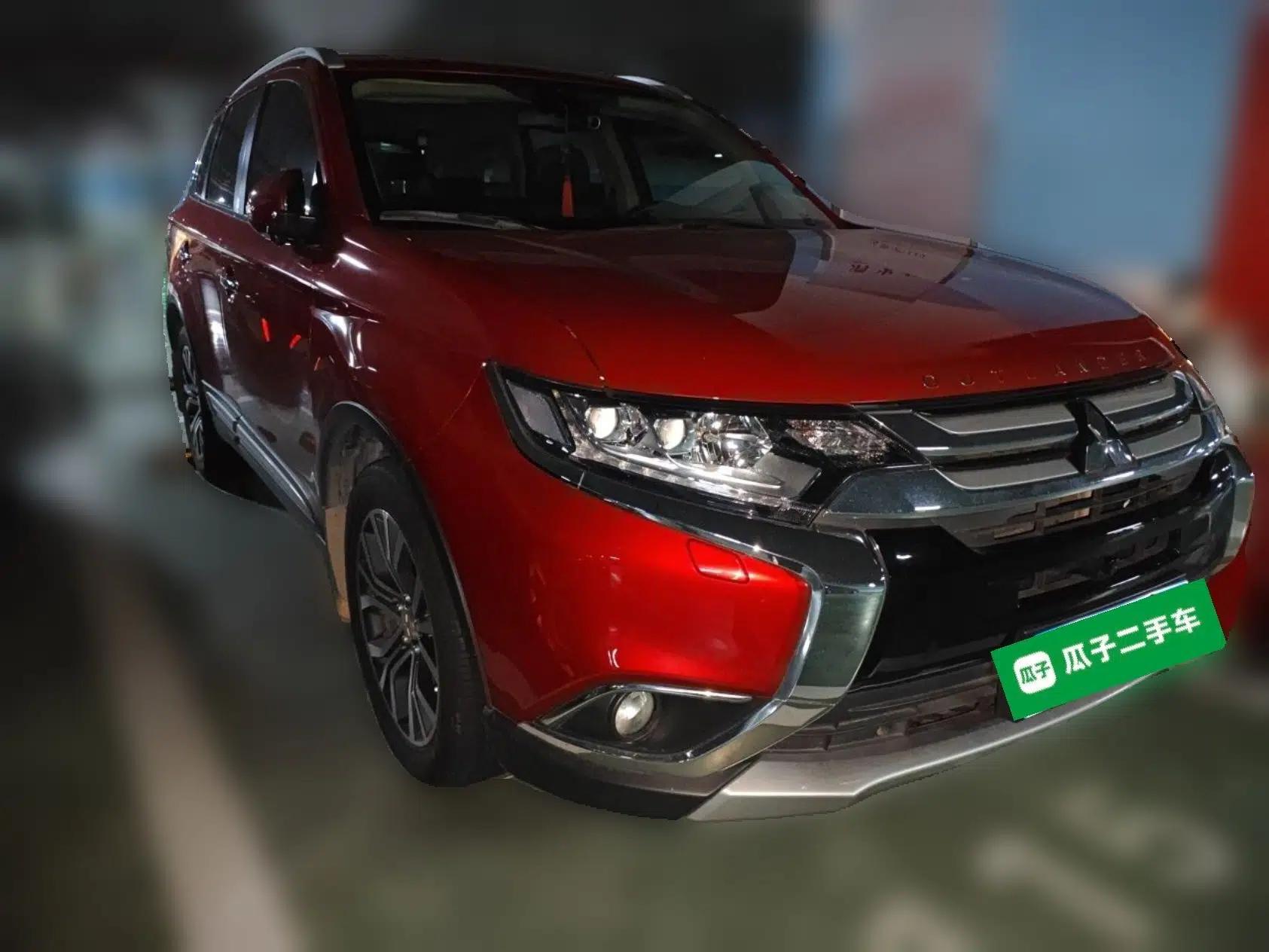 Mitsubishi Outlander 2016 2.4L 4x4 Elite Edition 5 Seats — миниатюра 3