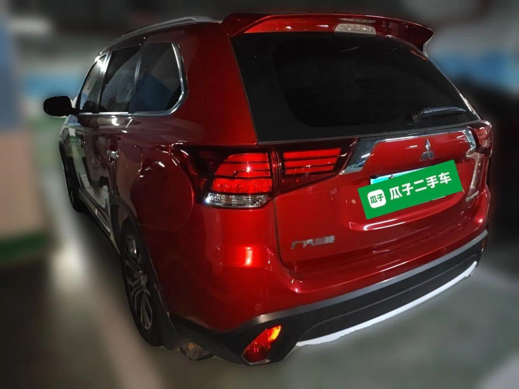 Mitsubishi Outlander 2016 2.4L 4x4 Elite Edition 5 Seats — миниатюра 4