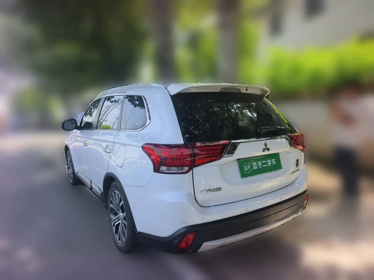 Mitsubishi Outlander 2016 2.4L 4x4 Elite Edition 5 Seats — миниатюра 4