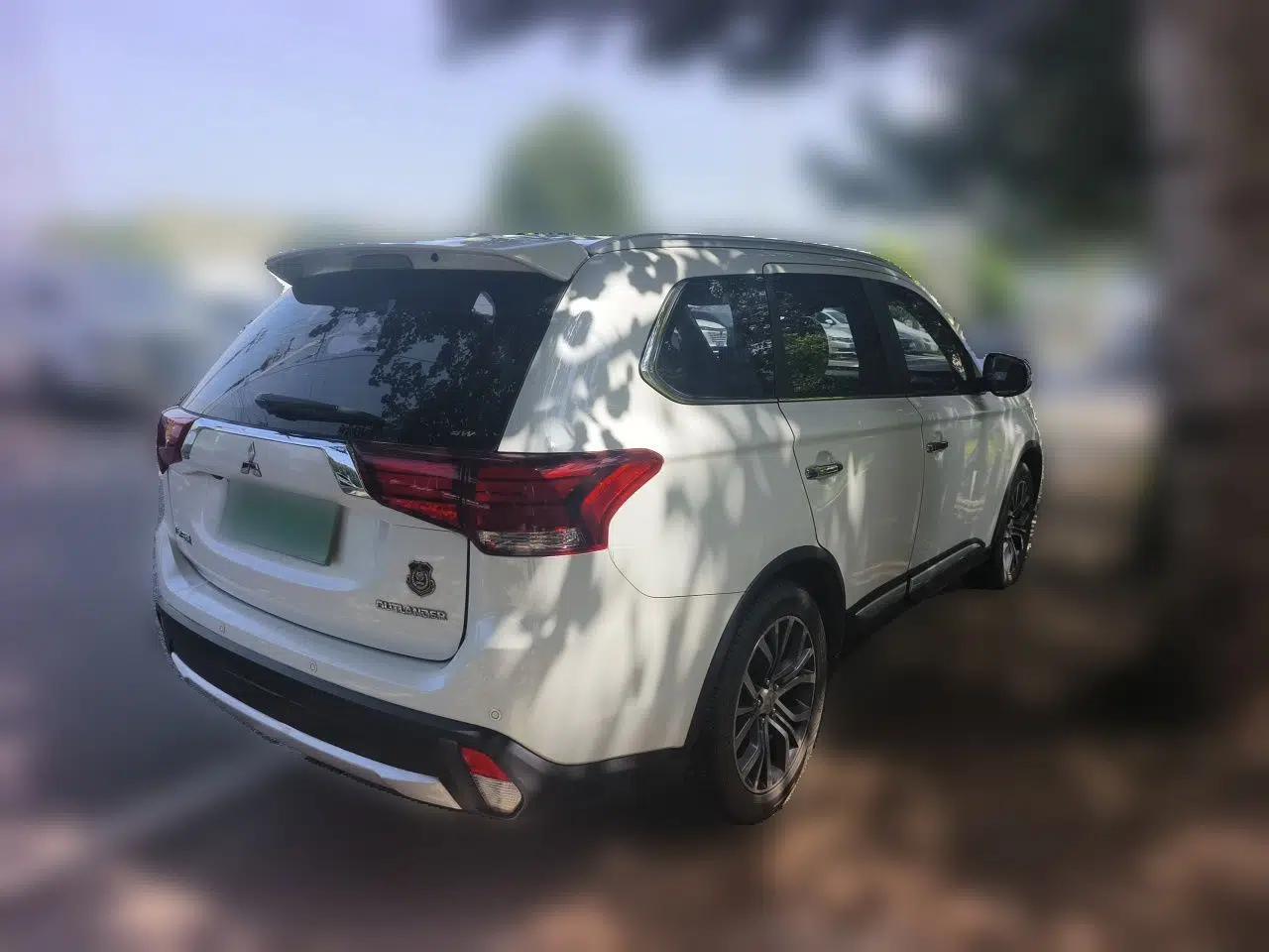 Mitsubishi Outlander 2016 2.4L 4x4 Elite Edition 5 Seats — миниатюра 6